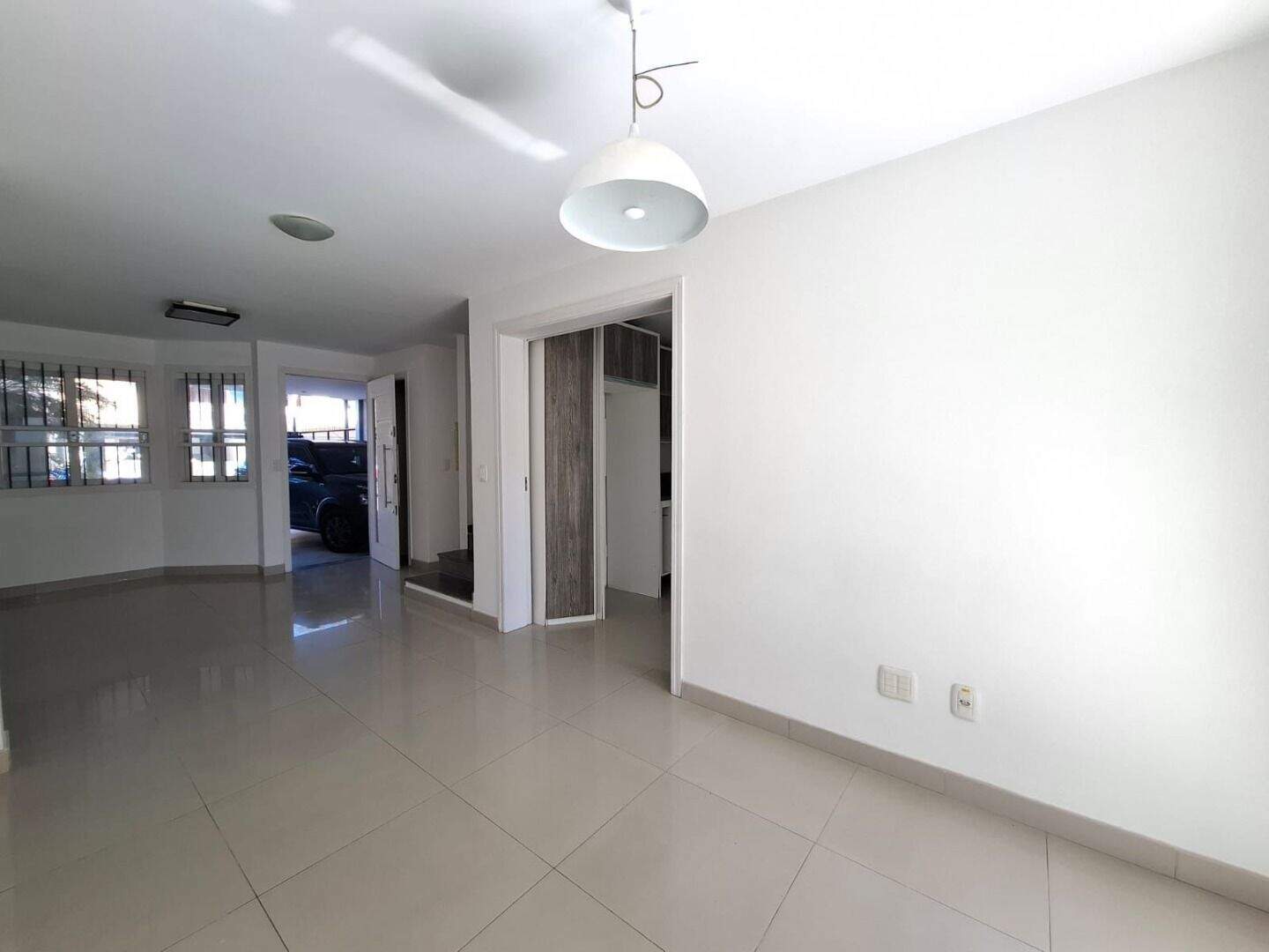 Casa com 3 quartos para aluguel, 135m² - Hípica - Porto Alegre: 