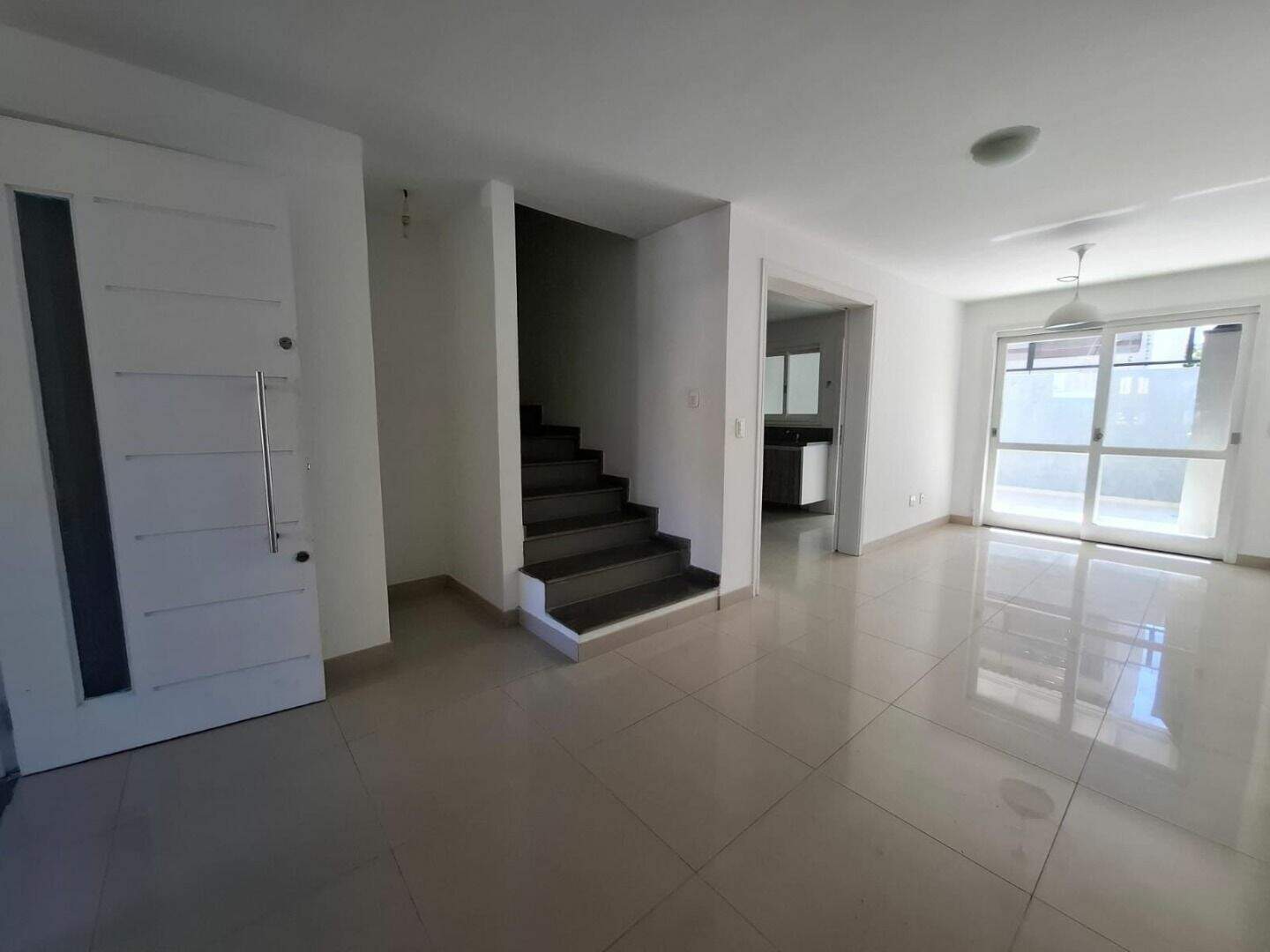 Casa com 3 quartos para aluguel, 135m² - Hípica - Porto Alegre: 