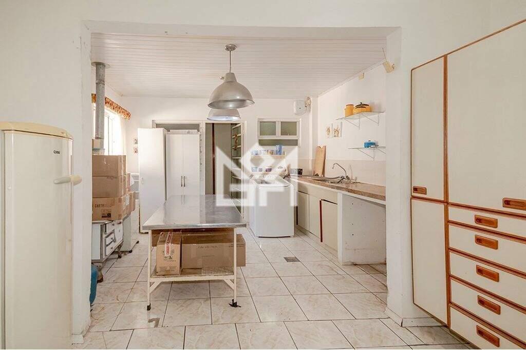 Casa com 3 quartos à venda, 300m² - Jardim Itu Sabará - Porto Alegre: 