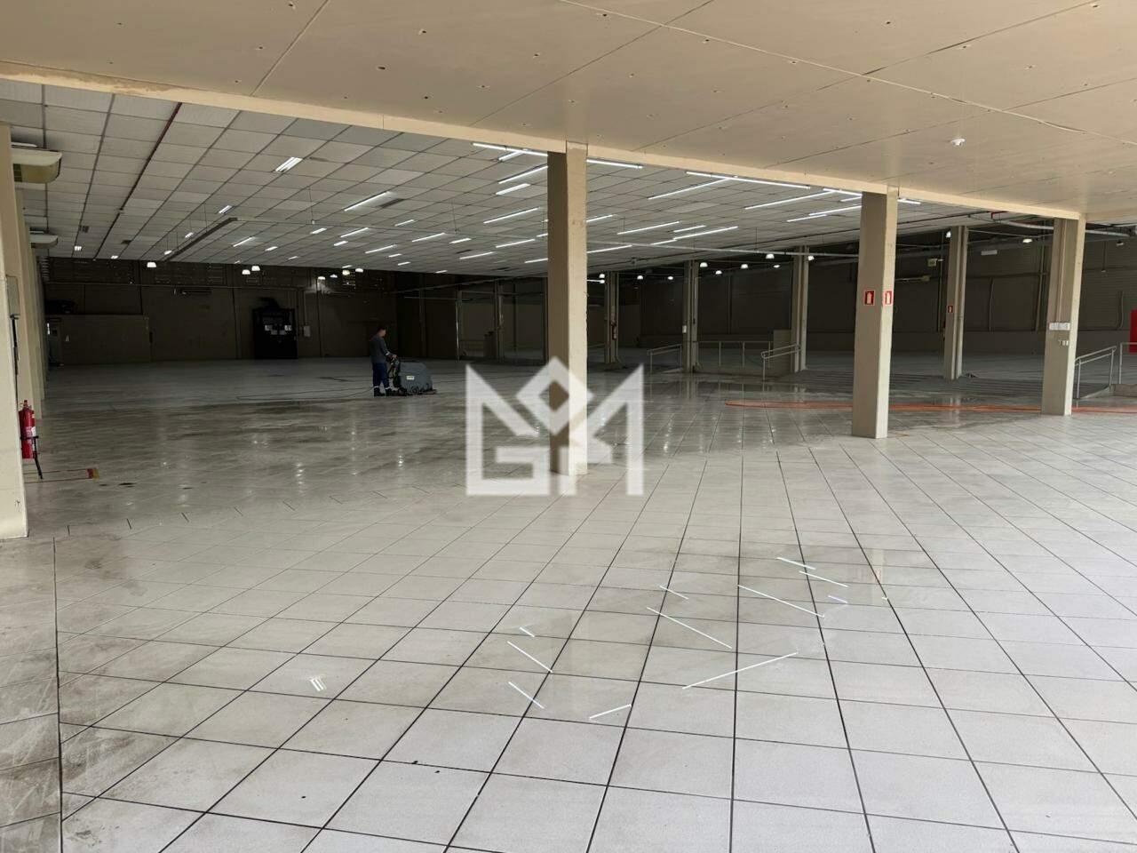 Loja com para aluguel, 4.500m² - Vila Imbuhy - Cachoeirinha: 
