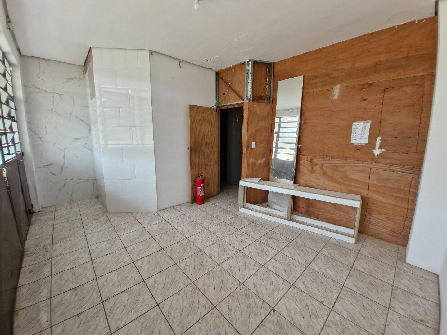 Loja com para aluguel, 153m² - Cavalhada - Porto Alegre: 