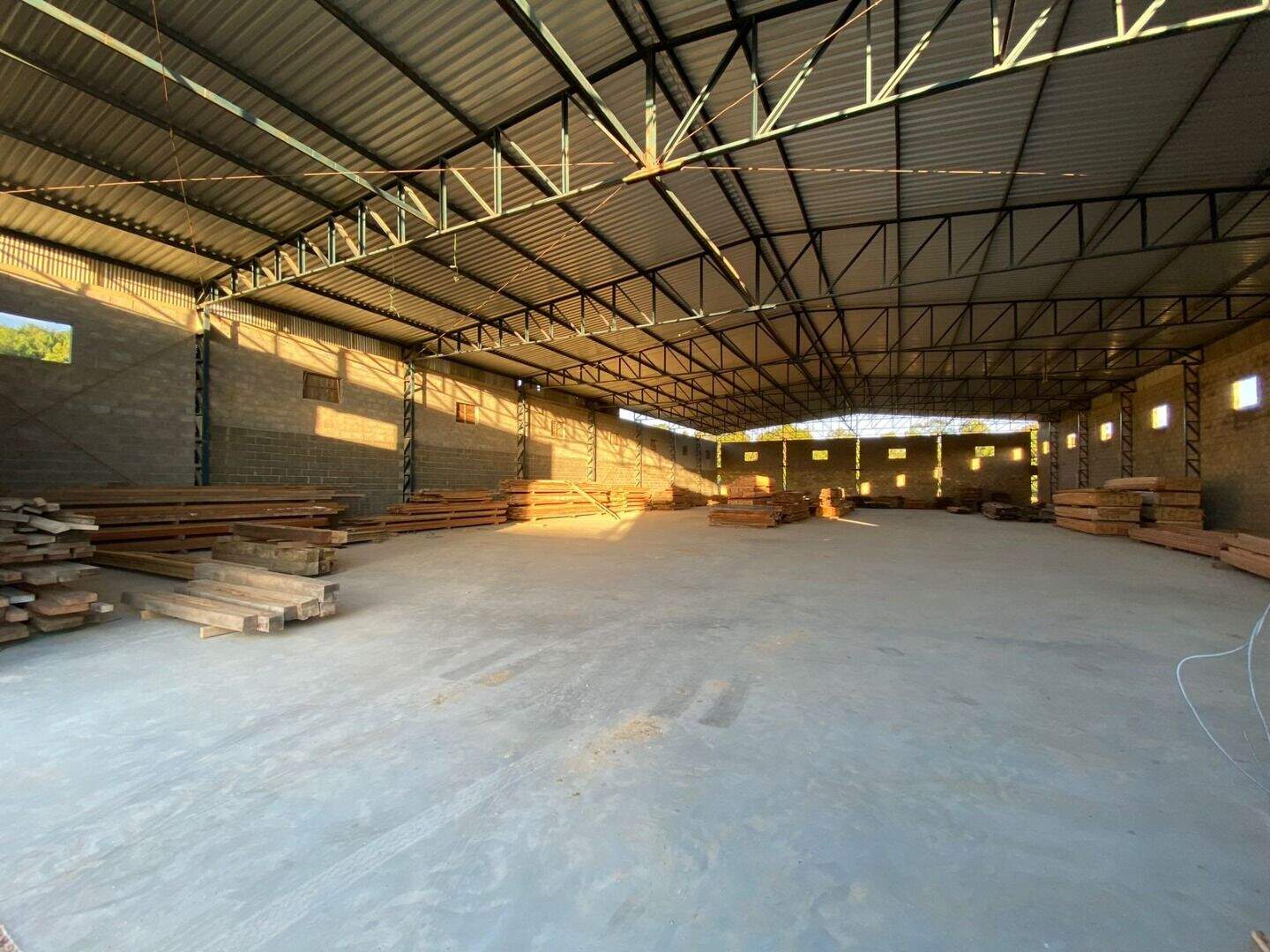 Pavilhão/Galpão/Depósito/Armazém com para aluguel, 1.700m² - Lageado - Porto Alegre: 