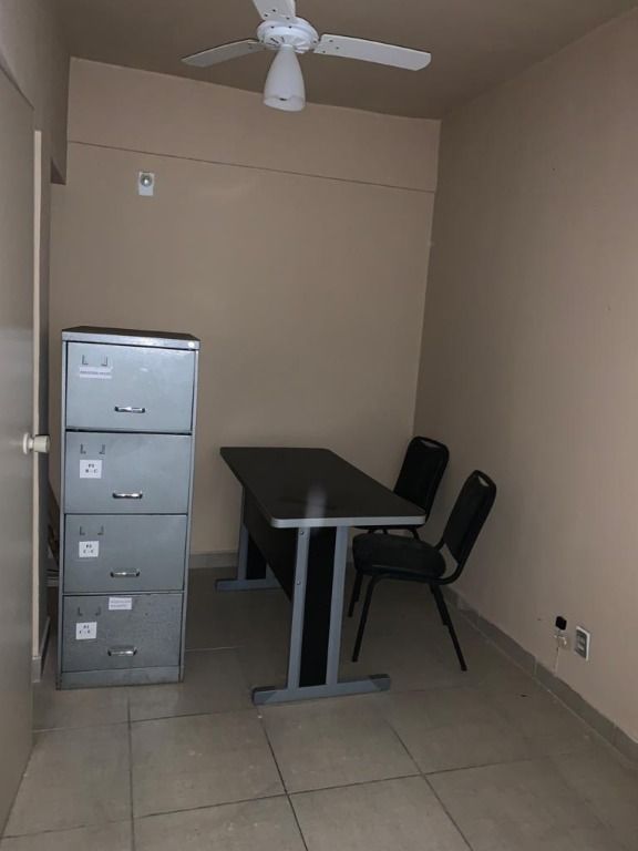 Sala/Conjunto Comercial com para aluguel, 34m² - Centro - Gravataí: 