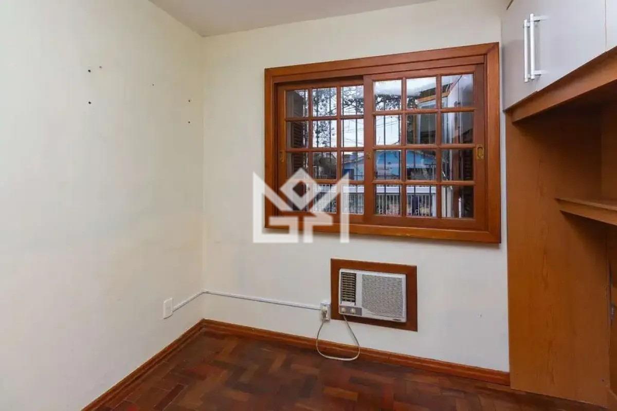 Casa com 3 quartos para aluguel, 162m² - Vila João Pessoa - Porto Alegre: 