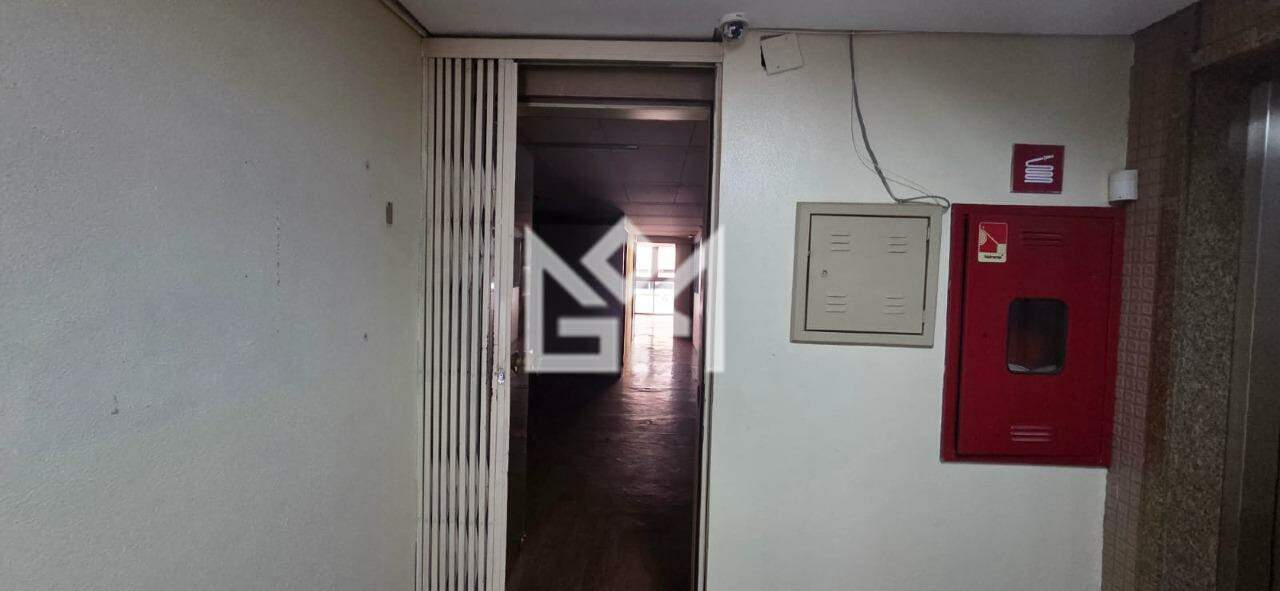Sala/Conjunto Comercial com para aluguel, 100m² - Centro - Porto Alegre: 