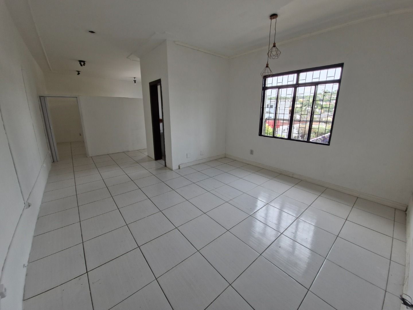 Sala/Conjunto Comercial com para aluguel, 30m² - Cavalhada - Porto Alegre: 