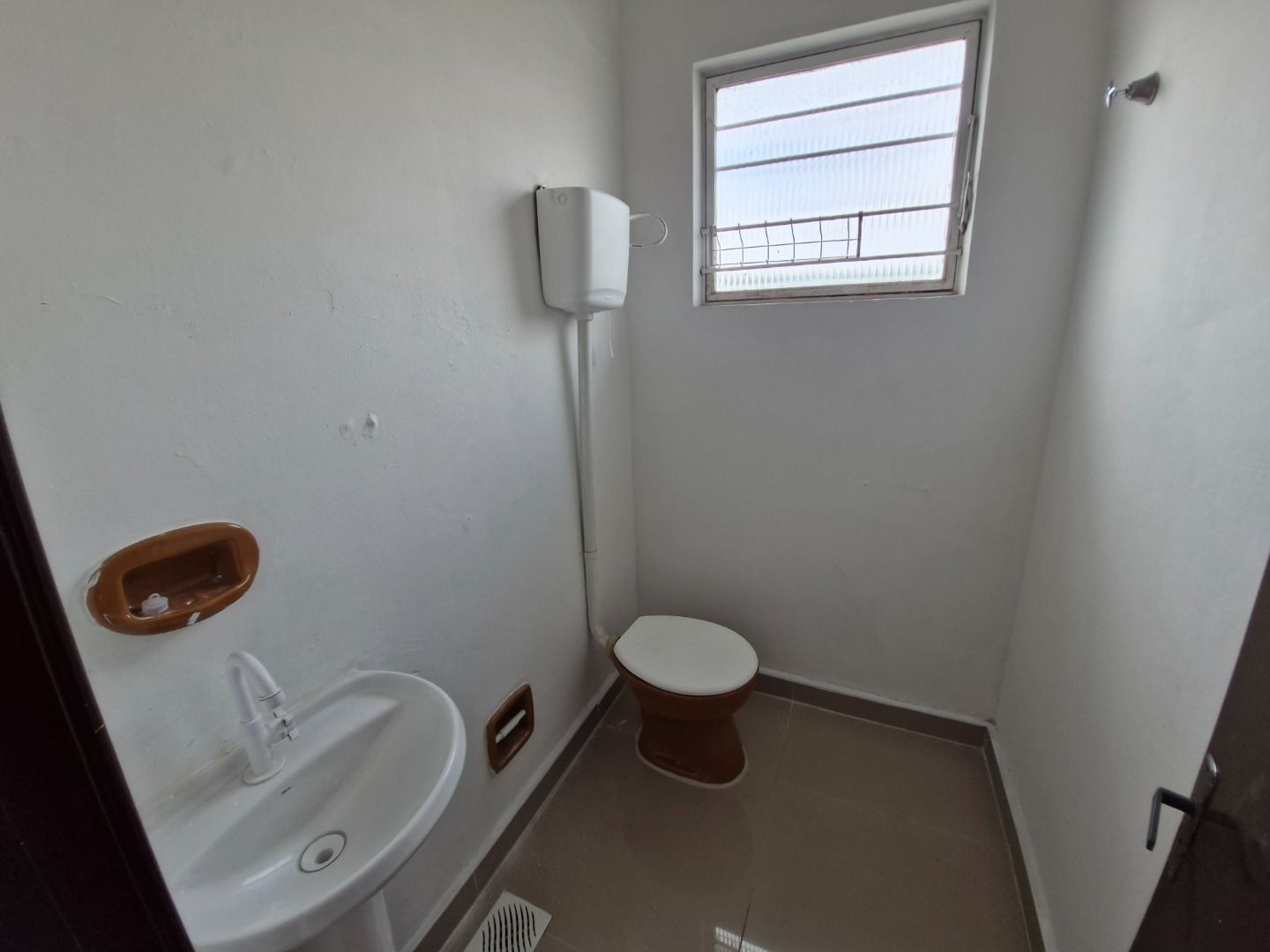 Sala/Conjunto Comercial com para aluguel, 30m² - Cavalhada - Porto Alegre: 