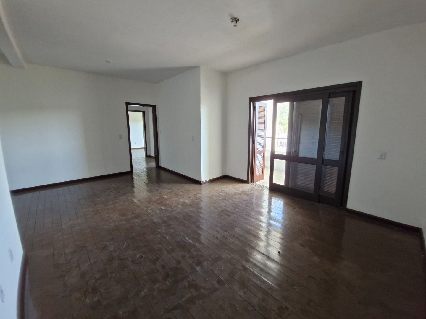 Apartamento com 3 quartos para aluguel, 200m² - Cavalhada - Porto Alegre: 