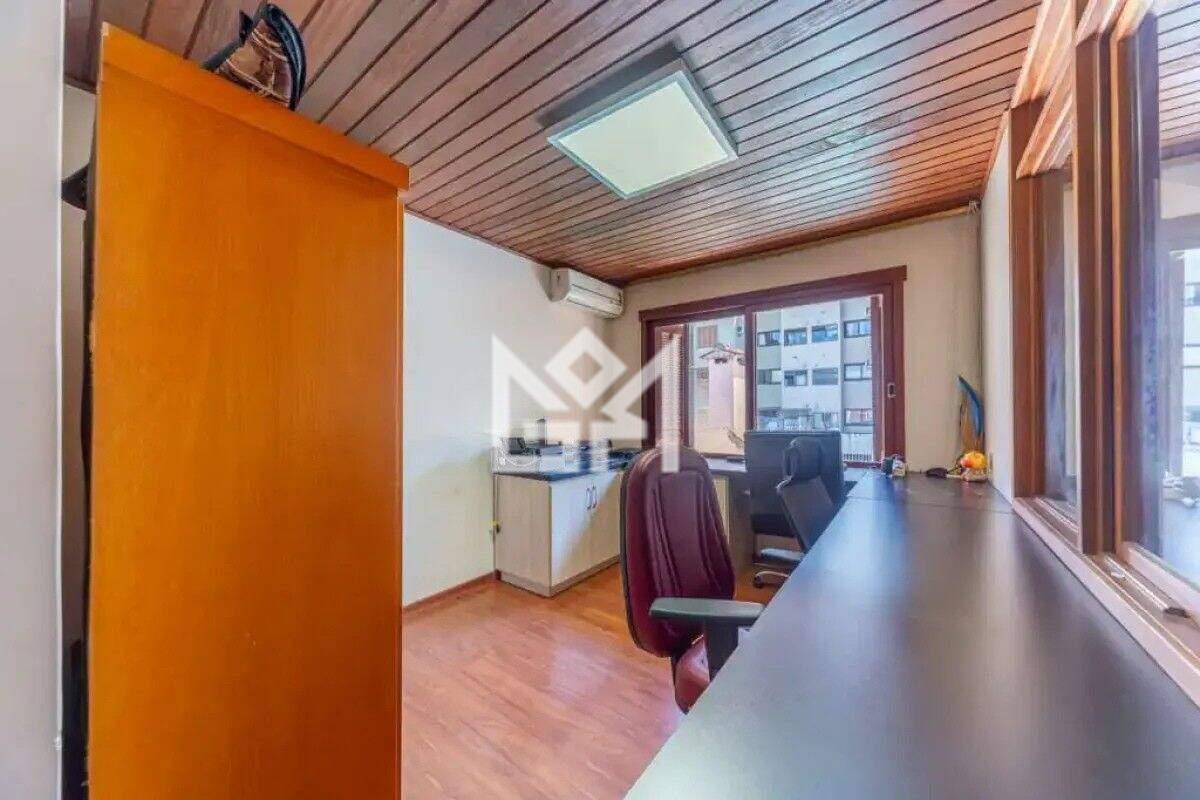 Casa com 3 quartos à venda, 300m² - Jardim Itu Sabará - Porto Alegre: 