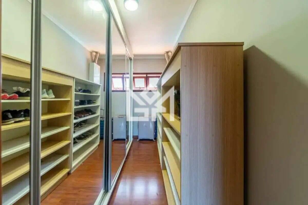 Casa com 3 quartos à venda, 300m² - Jardim Itu Sabará - Porto Alegre: 