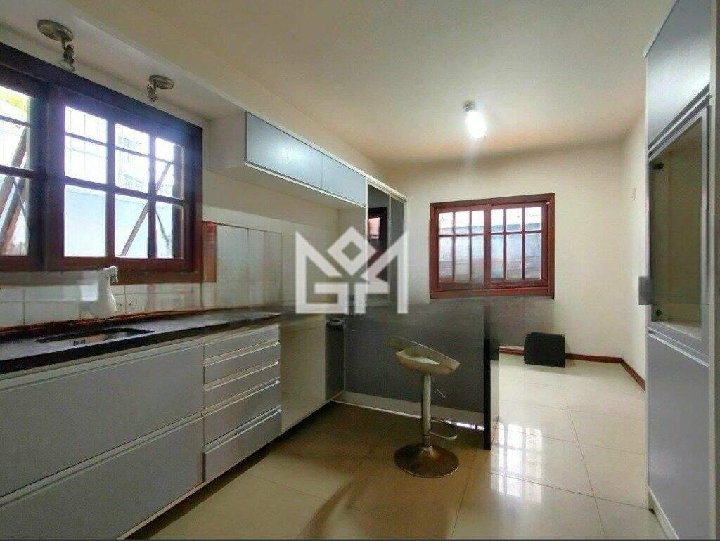 Casa com 4 quartos à venda, 292m² - Jardim Itu Sabará - Porto Alegre: 