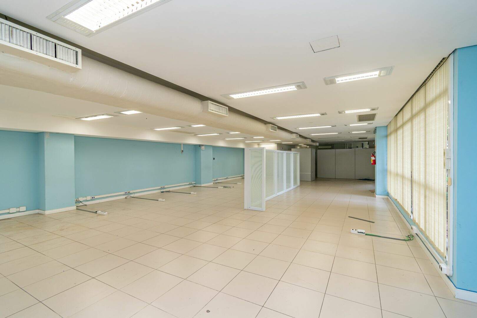 Loja com para aluguel, 353m² - Tristeza - Porto Alegre: 