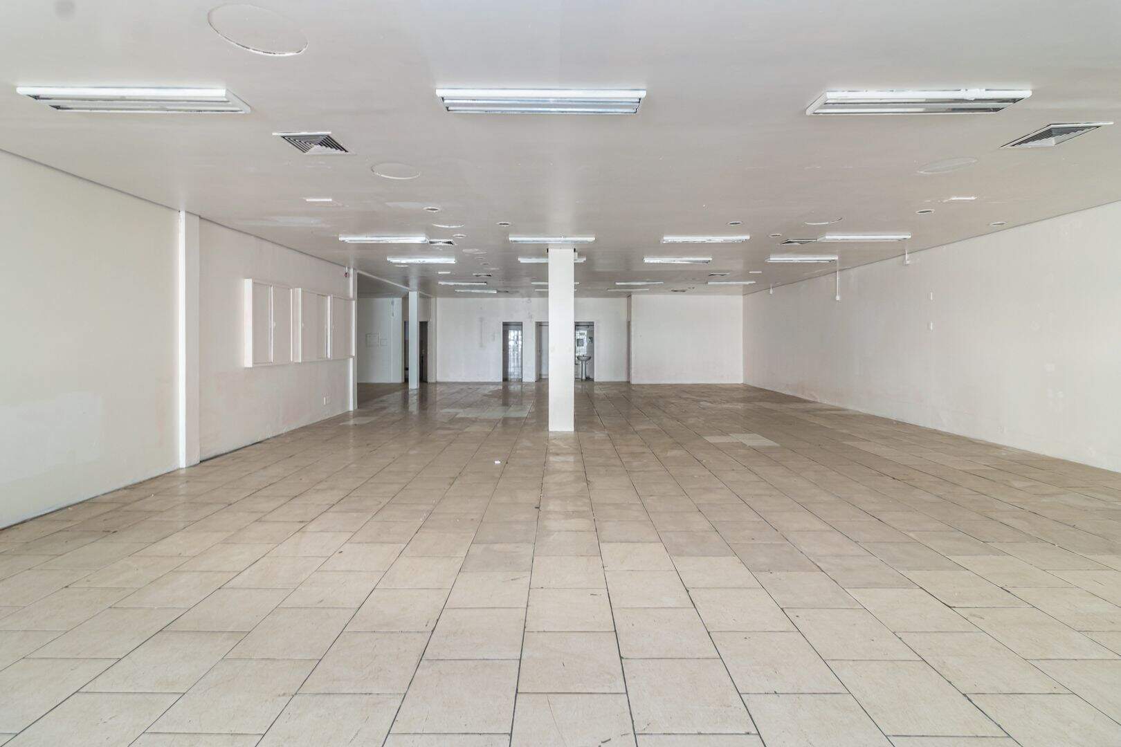 Loja com para aluguel, 294m² - Glória - Porto Alegre: 