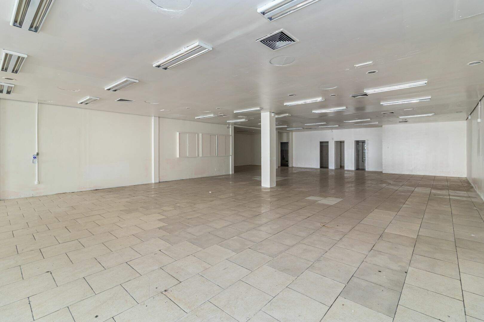 Loja com para aluguel, 294m² - Glória - Porto Alegre: 