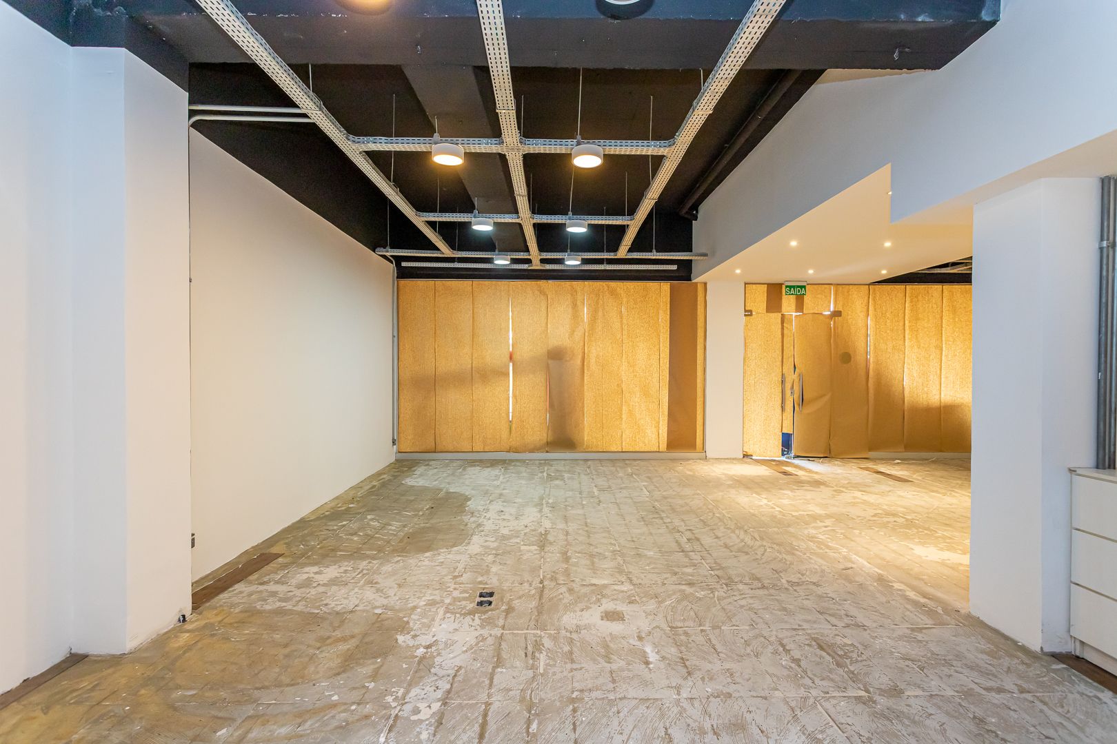 Loja com para aluguel, 84,14m² - Tristeza - Porto Alegre: 