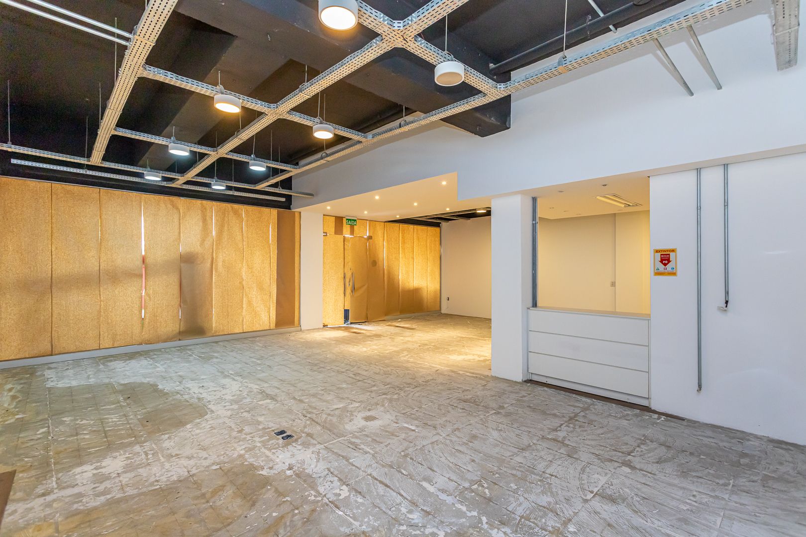 Loja com para aluguel, 84,14m² - Tristeza - Porto Alegre: 