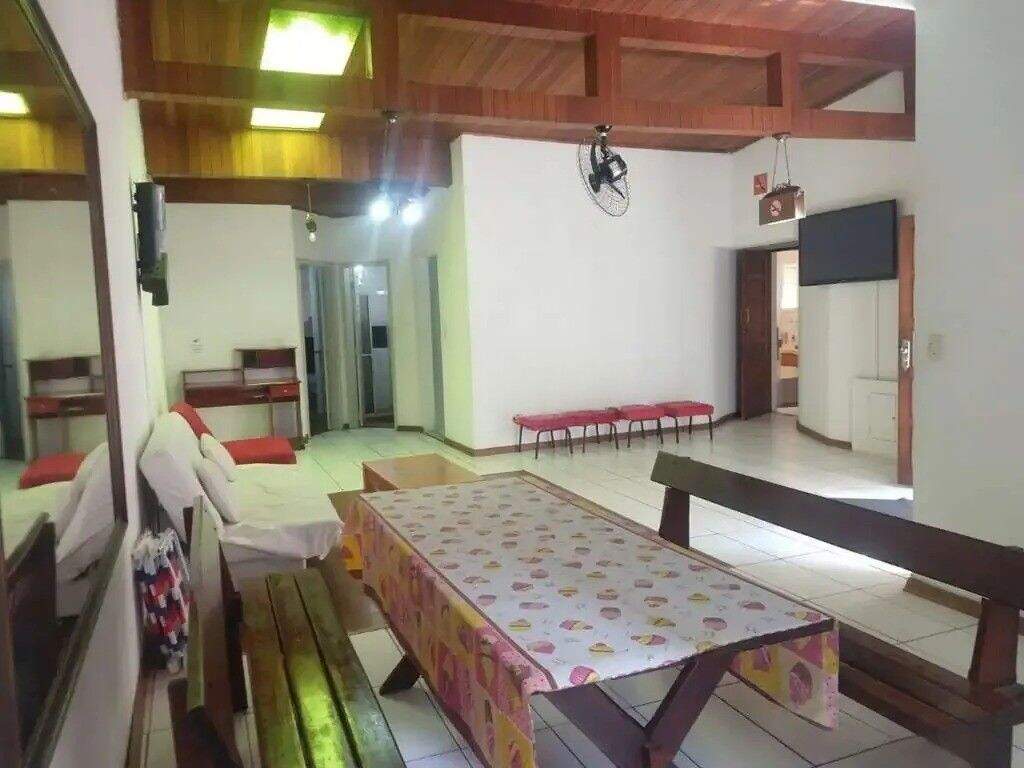 Casa com 6 quartos para aluguel, 250m² - Centro - Porto Alegre: 