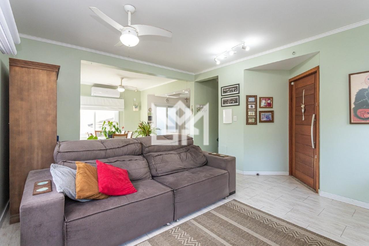 Casa com 3 quartos para aluguel, 138m² - Guarujá - Porto Alegre: 