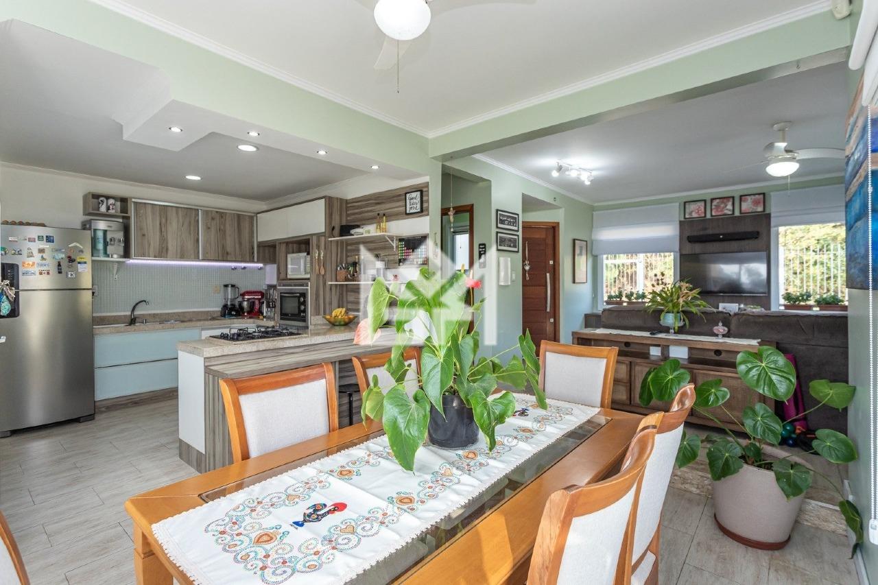 Casa com 3 quartos à venda, 138m² - Guarujá - Porto Alegre: 