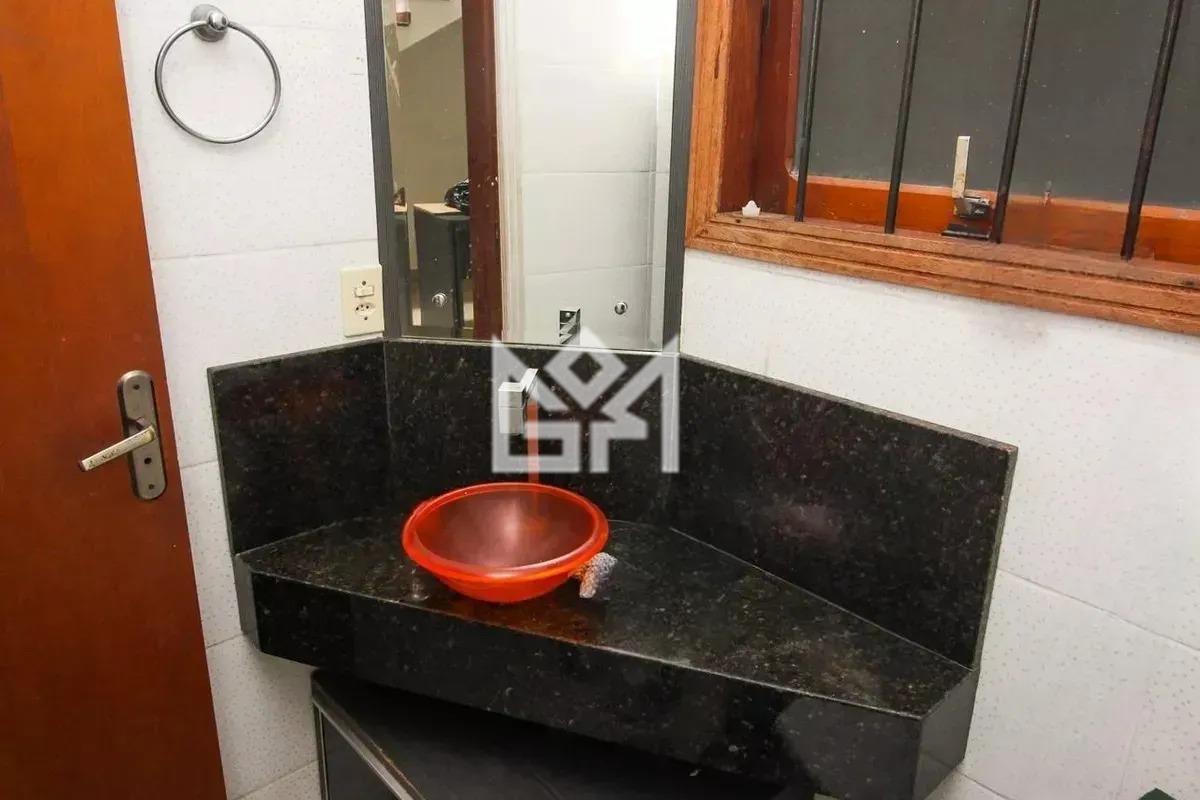 Casa com 3 quartos à venda, 265m² - Guarujá - Porto Alegre: 