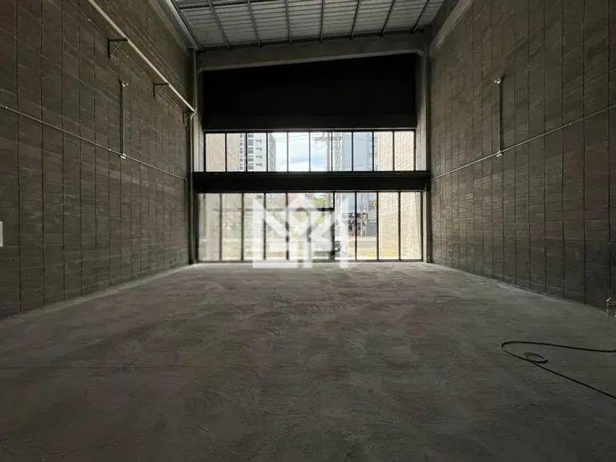 Loja com para aluguel, 217m² - Santa Cecília - Porto Alegre: 