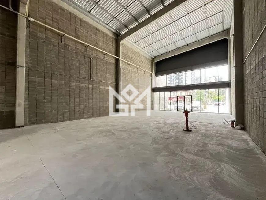 Loja com para aluguel, 217m² - Santa Cecília - Porto Alegre: 