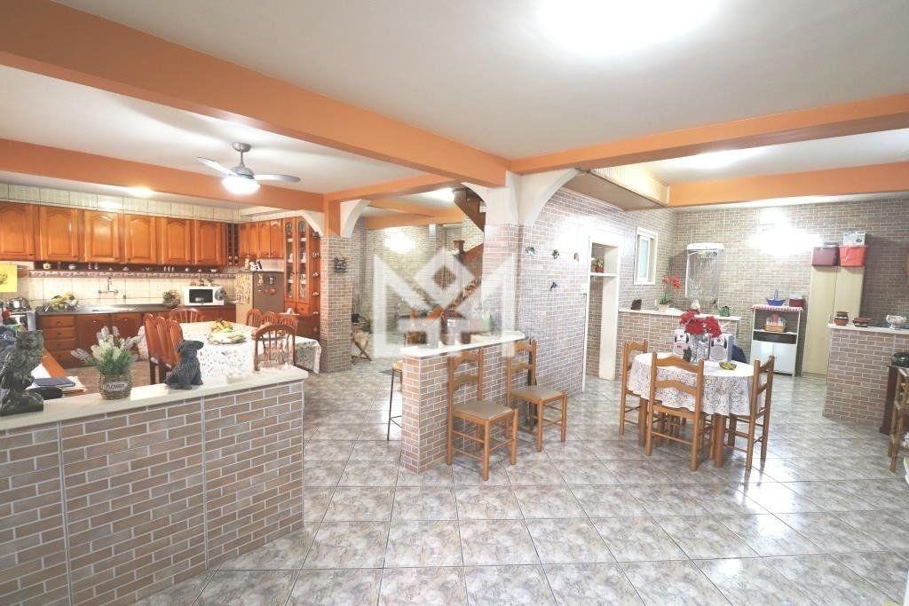 Casa com 3 quartos à venda, 317m² - Guarujá - Porto Alegre: 