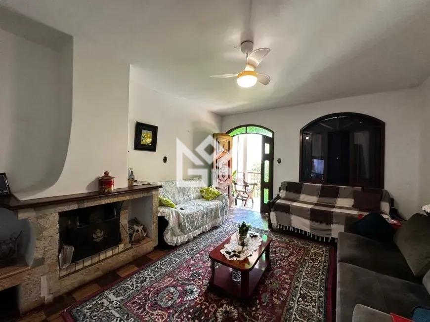 Casa com 3 quartos para aluguel, 311m² - Tristeza - Porto Alegre: 