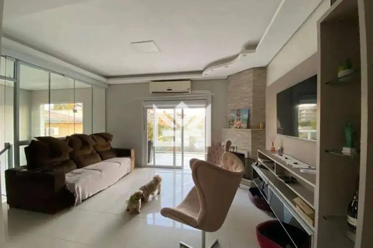 Casa com 3 quartos para aluguel, 197m² - Jansen - Gravataí: 