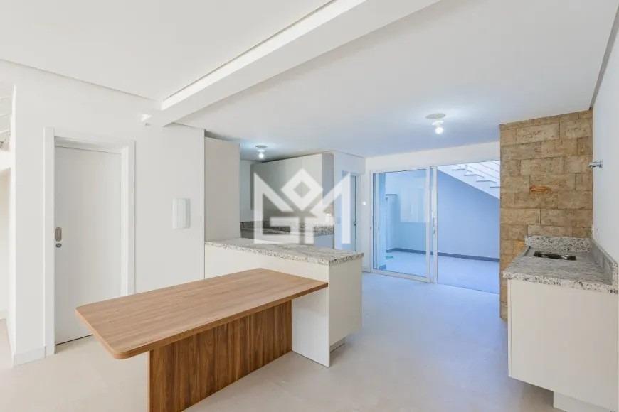 Casa com 3 quartos para aluguel, 195m² - Jardim Itu - Porto Alegre: 