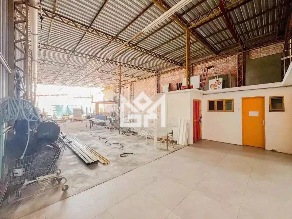 Pavilhão/Galpão/Depósito/Armazém com para aluguel, 730m² - Navegantes - Porto Alegre: 
