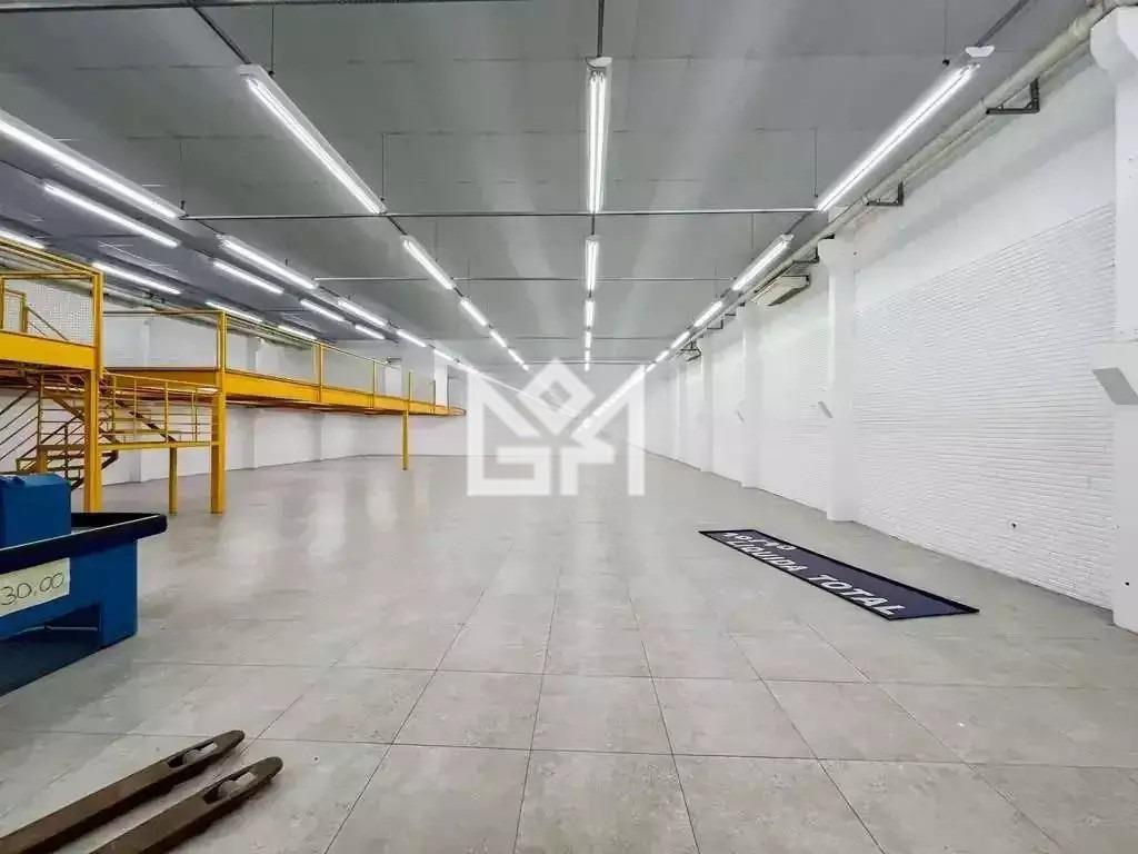 Pavilhão/Galpão/Depósito/Armazém com para aluguel, 730m² - Navegantes - Porto Alegre: 