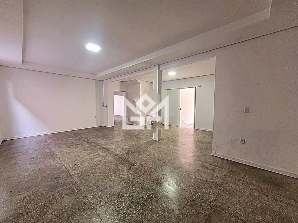 Casa com 3 quartos para aluguel, 240m² - Azenha - Porto Alegre: 