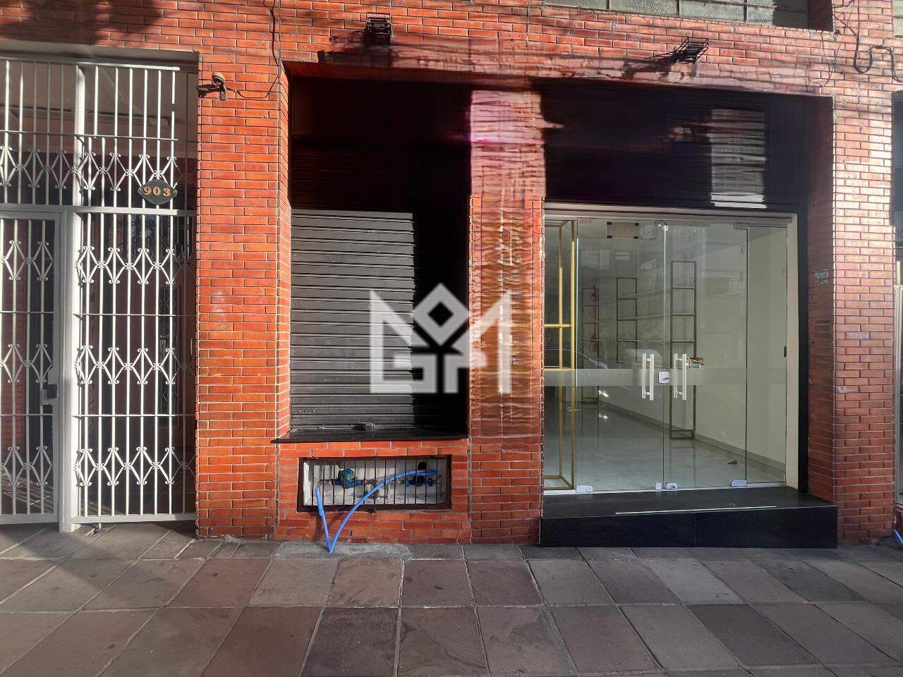 Sala/Conjunto Comercial com para aluguel, 212m² - Independência - Porto Alegre: 
