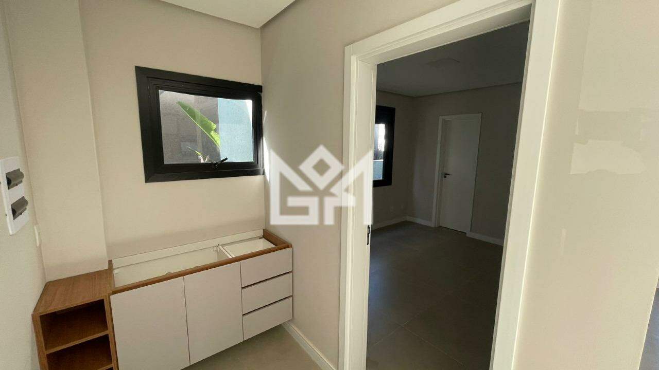 Sobrado com à venda, 251m² - Distrito Industrial - Cachoeirinha: 