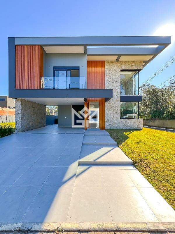 Casa com 3 quartos à venda, 242m² - Central Park - Cachoeirinha: 