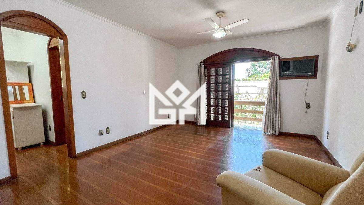 Sobrado com 4 quartos à venda, 341m² - Centro - Gravataí: 