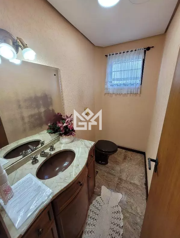 Casa com 3 quartos para aluguel, 250m² - Petrópolis - Porto Alegre: 