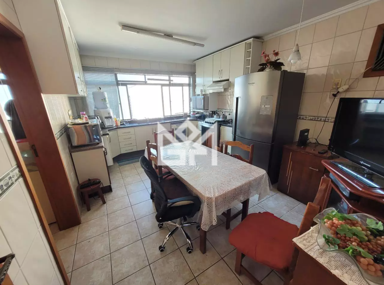 Casa com 3 quartos para aluguel, 250m² - Petrópolis - Porto Alegre: 