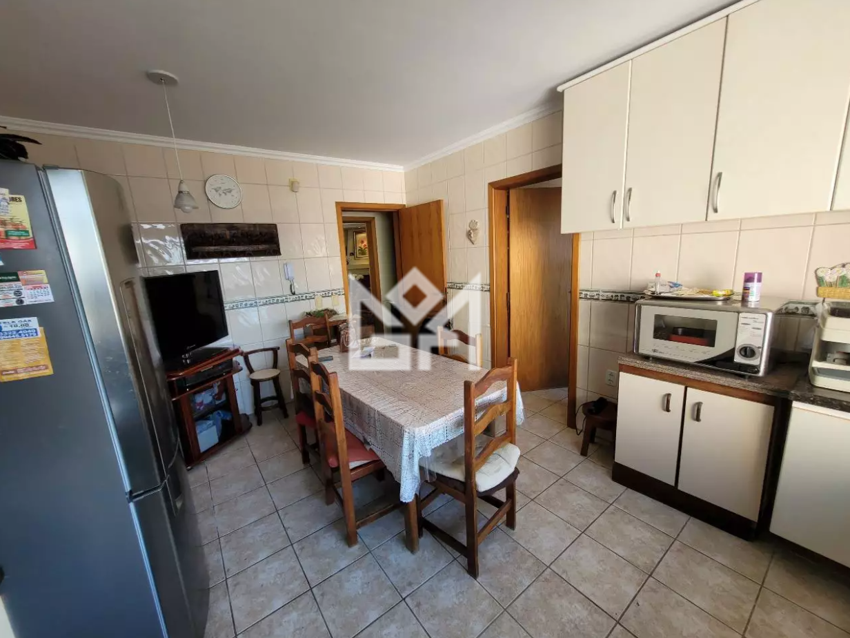 Casa com 3 quartos para aluguel, 250m² - Petrópolis - Porto Alegre: 