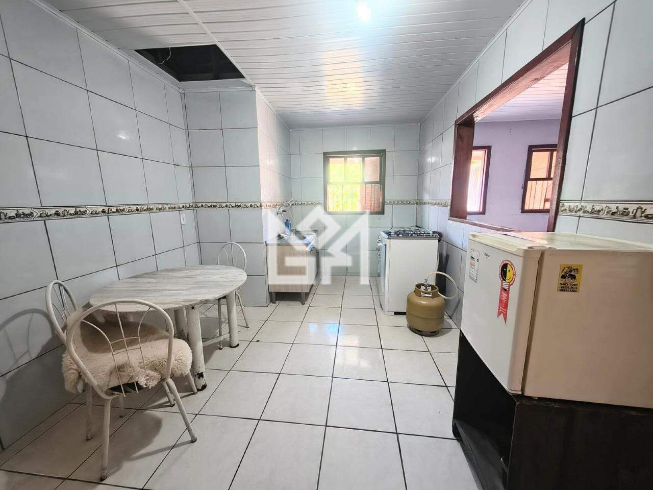 Casa com 2 quartos à venda, 70m² - Guajuviras - Canoas: 