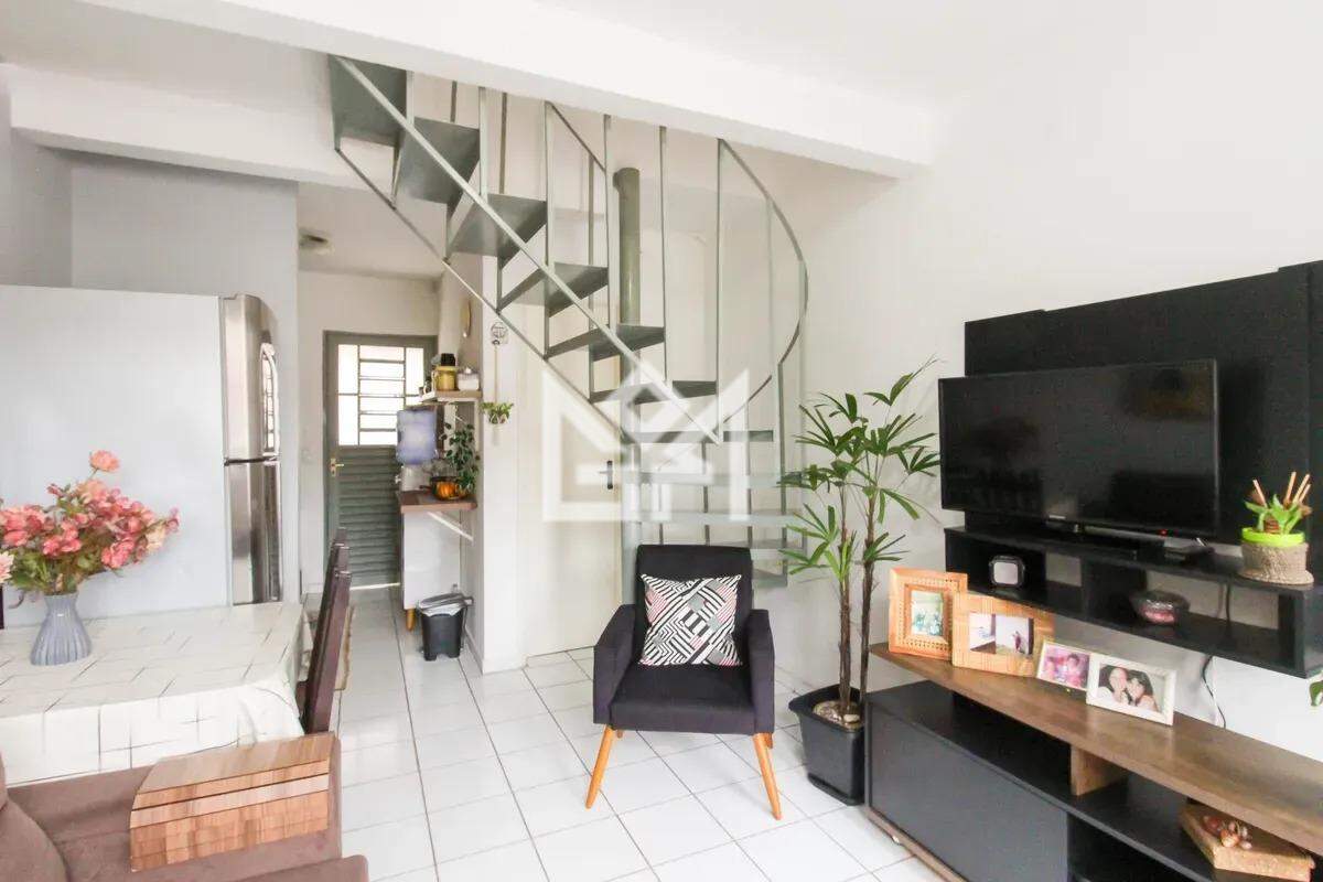Casa com 2 quartos para aluguel, 45m² - Parque Marechal Rondon - Cachoeirinha: 