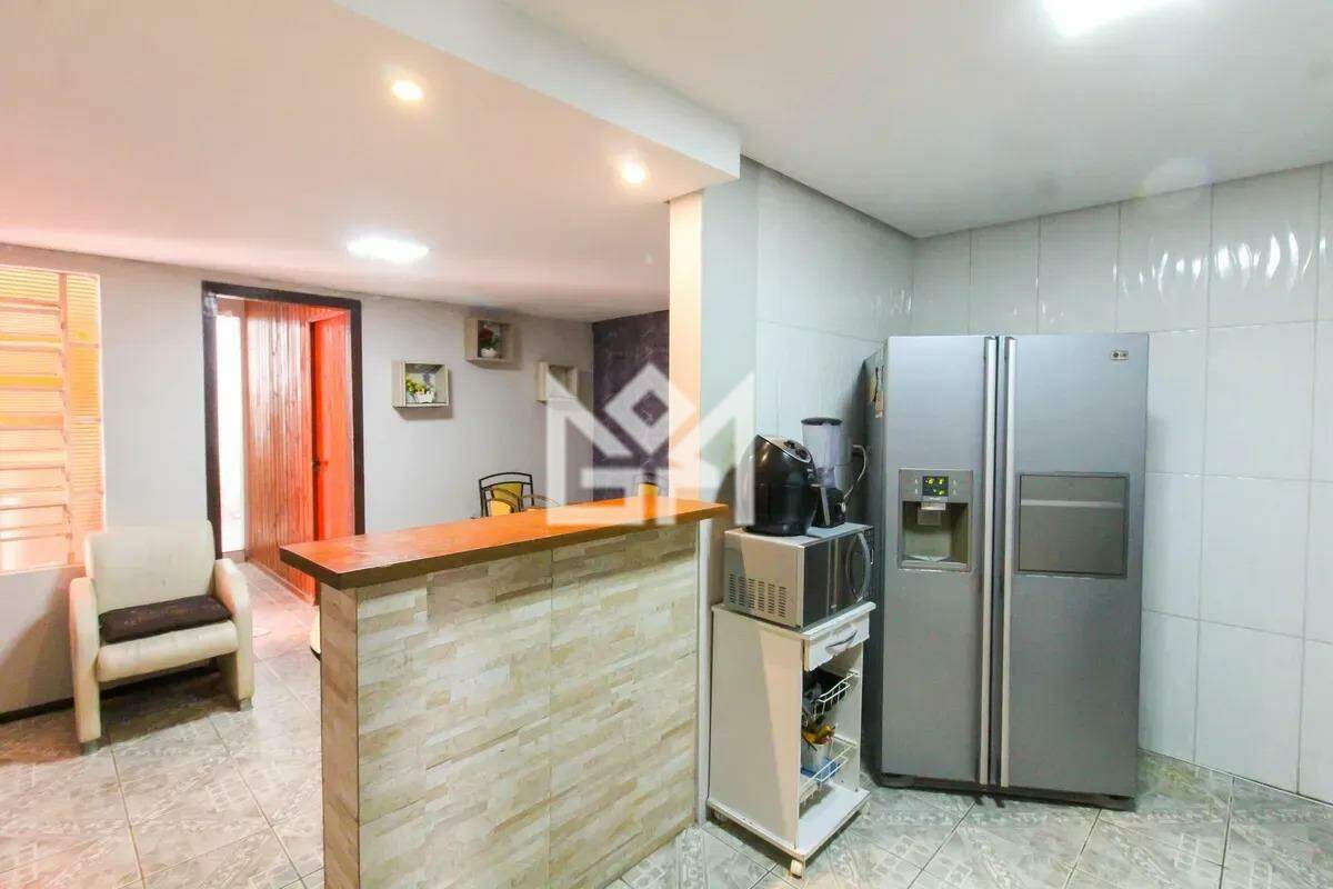 Casa com 4 quartos à venda, 120m² - Guajuviras - Canoas: 