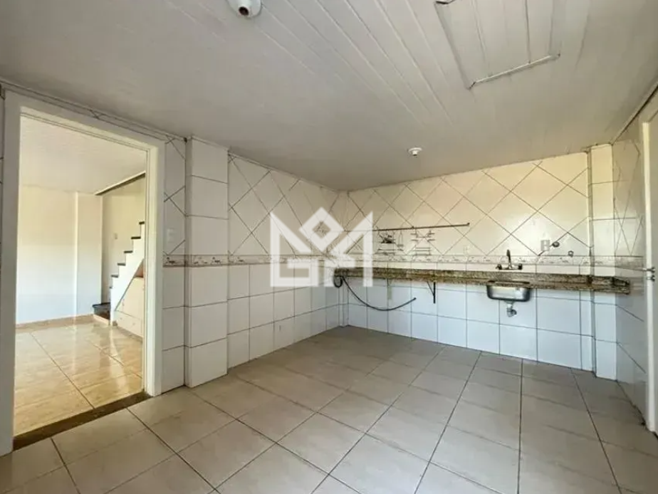 Casa com 3 quartos para aluguel, 300m² - Medianeira - Porto Alegre: 