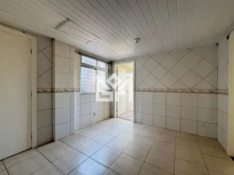 Casa com 3 quartos para aluguel, 300m² - Medianeira - Porto Alegre: 