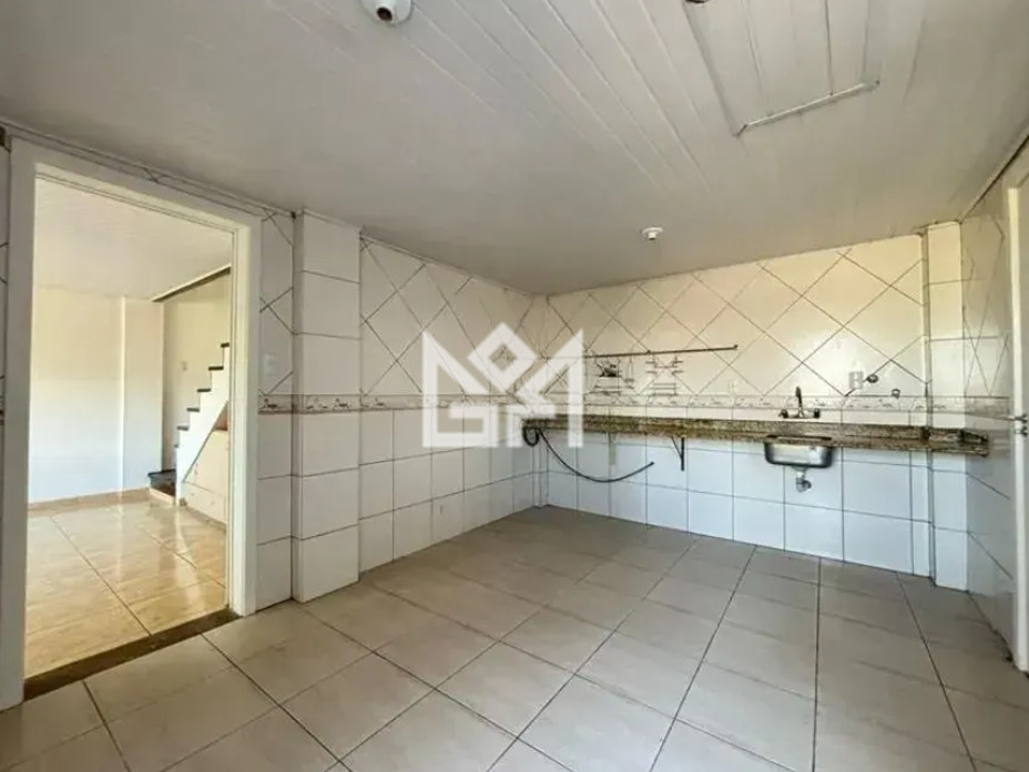 Casa com 3 quartos para aluguel, 300m² - Medianeira - Porto Alegre: 