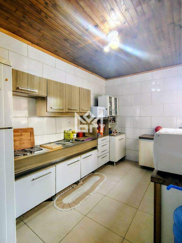 Sobrado com 5 quartos à venda, 206m² - Niterói - Canoas: 