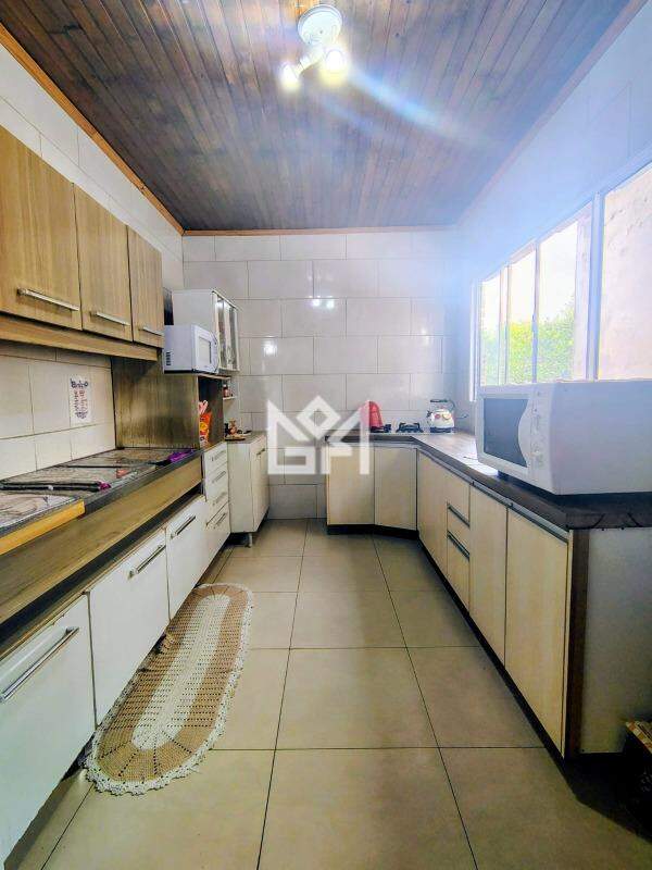 Sobrado com 5 quartos à venda, 206m² - Niterói - Canoas: 