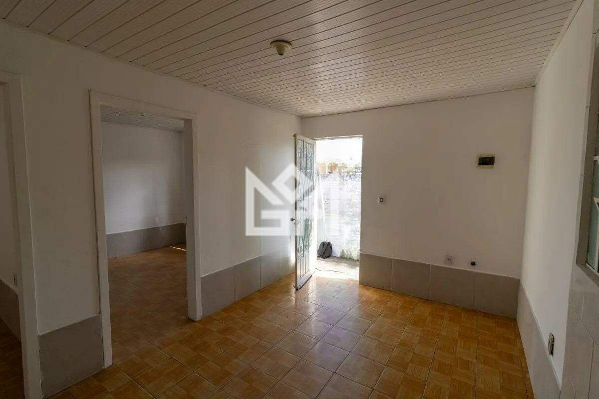 Casa com 2 quartos para aluguel, 75m² - Medianeira - Porto Alegre: 