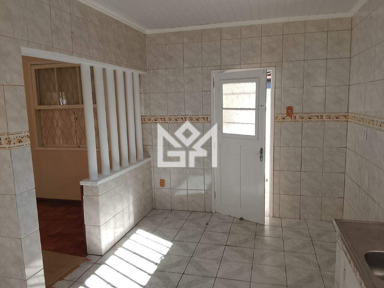 Casa com 4 quartos para aluguel, 100m² - Vila Ipiranga - Porto Alegre: 